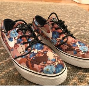 Tan/blue digi floral janoski